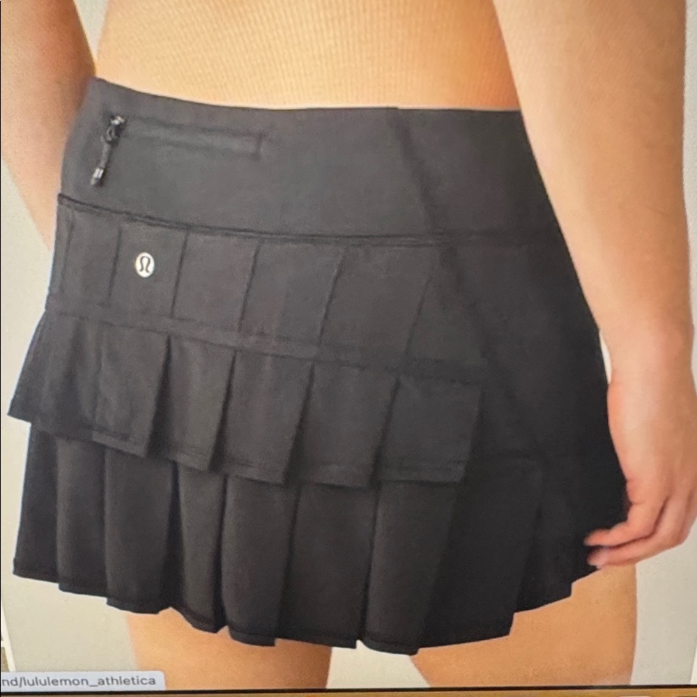 Lululemon Run Pace Setter skirt / skort Black Pleated SZ 8
